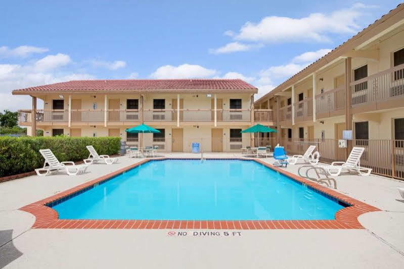 Red Roof Inn Houston North - Fm1960 & I-45 Westfield Dış mekan fotoğraf
